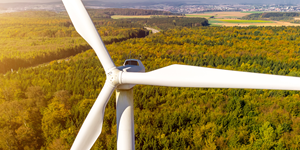 AdobeStock_291878586 Windkraft FB.png