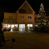 Weihnachtsmarkt auf dem Dorfplatz